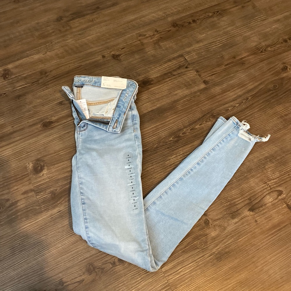 American eagle jeans, they are mid rise and I only wear high rise